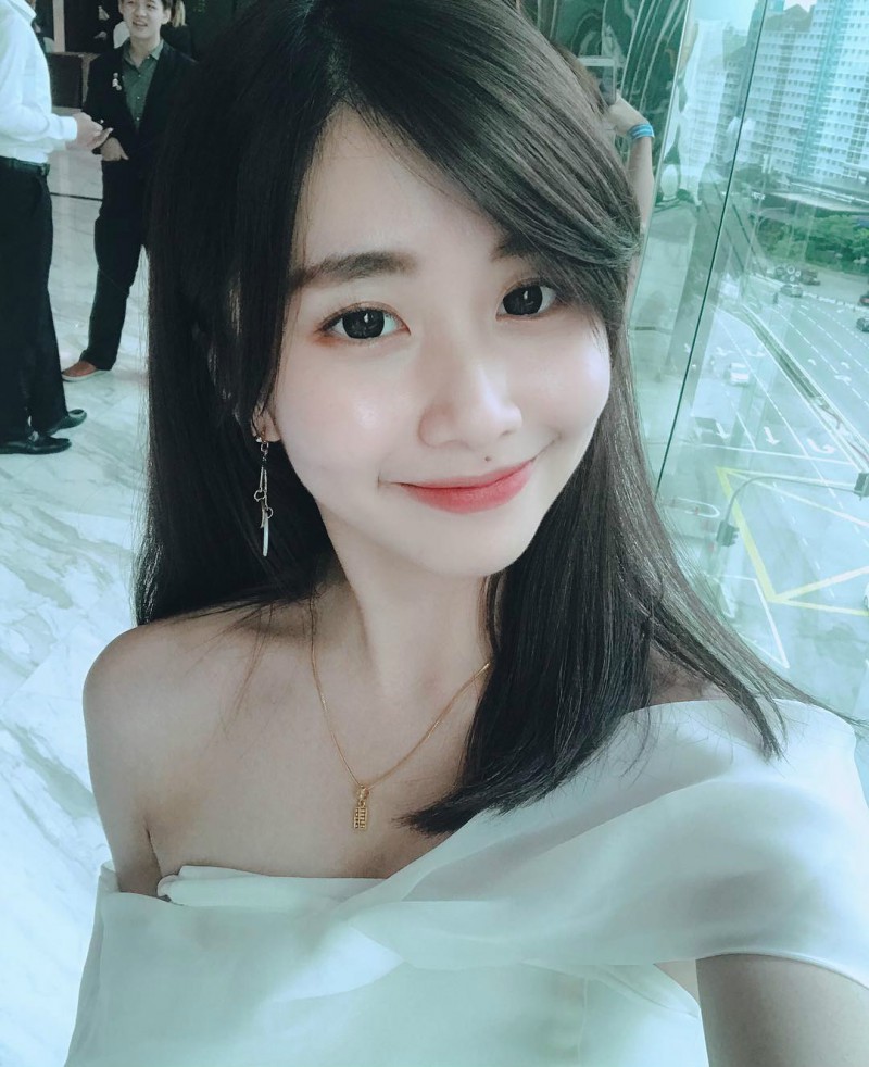 素人正妹Debby Tan 甜美笑容美女像个天使