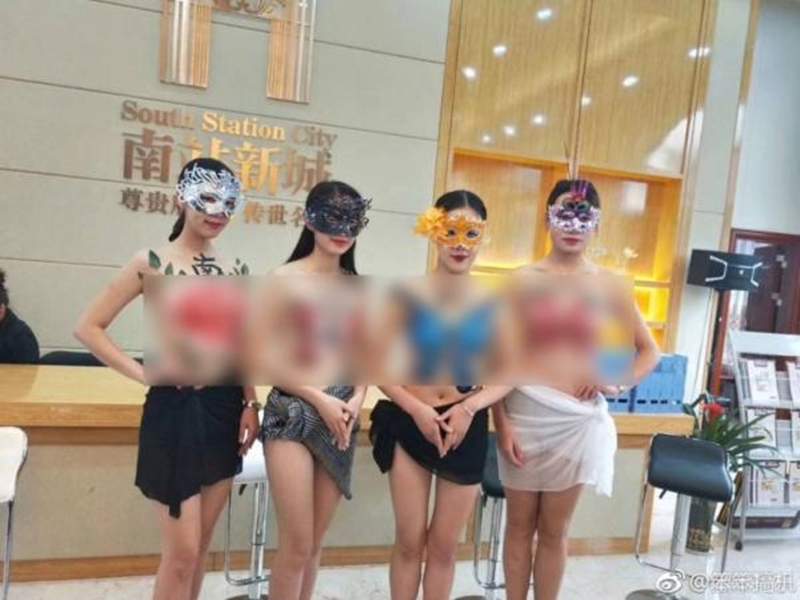 裸女身体宣传卖房广告 奇葩创意广告设计“送妻