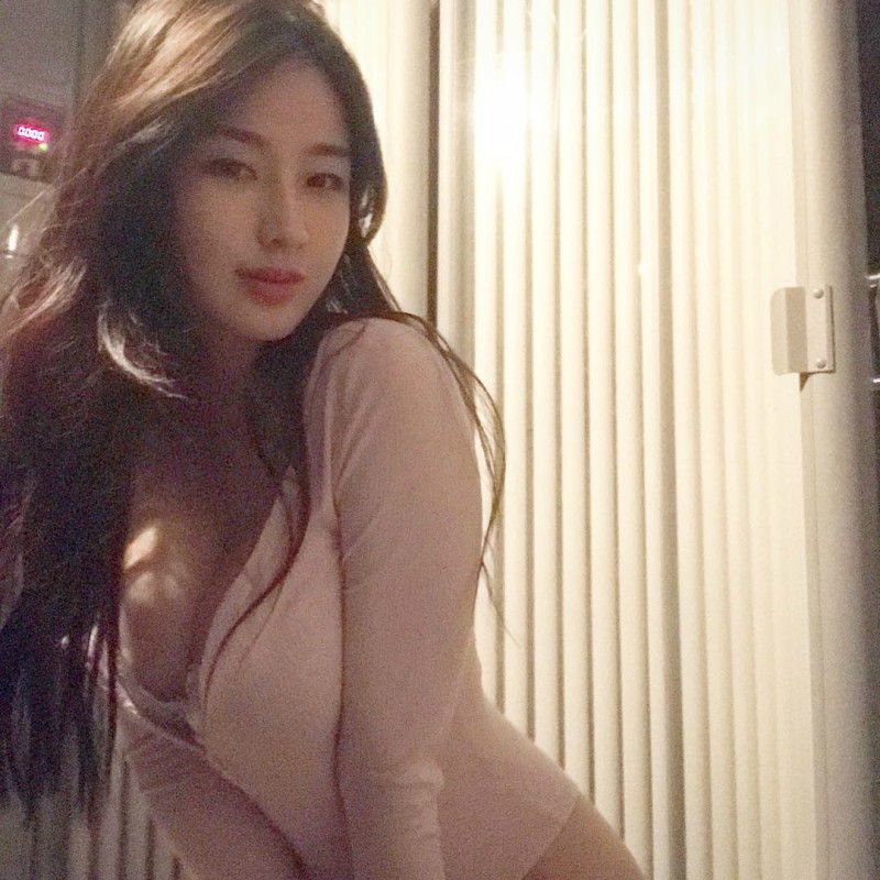 巨乳正妹woohye0n 真空上阵凸点极度诱惑