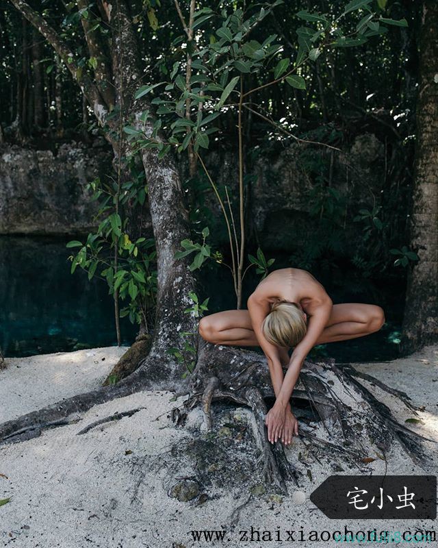 裸体瑜伽女孩（nude_yogagirl）的裸照吸粉80万，然而却没有一张是裸照！