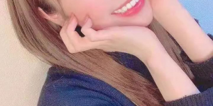 尖脸美女七海蒂娜 胖妹健身后逆袭成肌肉女