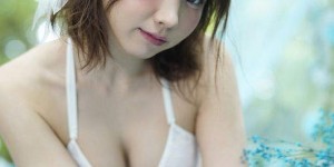 《小红帽与睡美人》似鸟沙也加+Enako的性感童话世界
