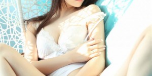 王妃两个洞被填满 妖精的尾巴艾露莎被虐
