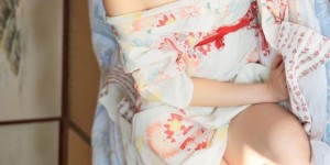 他的手指撑开我的花蕾 离石情侣打野战图片