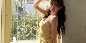 【网络美女】金娜妍惊艳登封《Maxim》杂志 4 月封面！紧身裙展现 S 型曲线韩国热销，开卖即断货值得收藏！