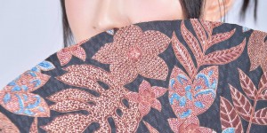 【网络美女】曼容、边荷律、Wendy 比基尼同框热舞！脚踏蓝白拖成焦点，惊人反差网笑：长腿秘密曝光！