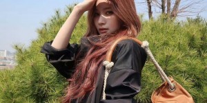 凑崎纱夏Sana x Prada ReNylon