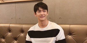 戲外也是暖男！《非常律師》姜泰伍自曝「終於讓媽媽辭掉工作」：我入伍前的最大心願