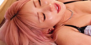 AIKA作品HZGD-324发布！隔壁邻居是「超巨臀辣妹人妻」，用超火辣技巧狂榨精，大发助力你的致富之路！