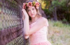 【迈博体育myball】两个裸男脱了内裤摸j 低头含入口中