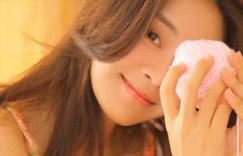 【迈博体育myball】退休奶奶与我独居 他的粗大在她下面进出