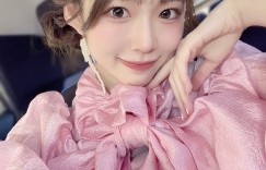 itotii正妹：甜酷风代表《八伏纱世》亮眼比例引关注！高挑身形展现独特魅力