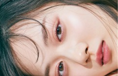 山下美月登上《CanCam》2026年4月号封面 展现成熟姐姐魅力