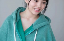 itotii正妹：中三年级《铃原すず》女同学初写真！让你的视界都是她！