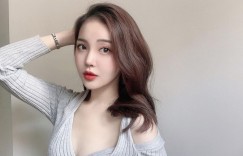 丰唇正妹「美肌好白嫩」，露香肩的辣照太撩人了～