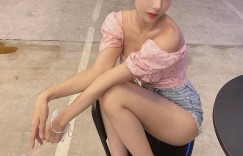 正妹运动员”练出优质曲线”，”球场性感造型”好让人分心！