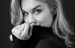 【itotii正妹】立陶宛模特儿《Laura Ivaniukas》大秀焦糖肌！ 火辣甜心带来与众不同东欧风情！