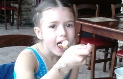 金牌预定！俄罗斯花式滑冰美少女《Kamila Valieva》奥运首位完成四周跳女子选手！