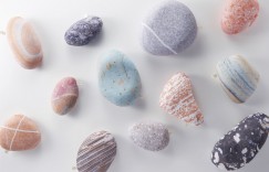 看似坚硬实则柔软！《仿真石头抱枕》河滩旁的清凉感油然而生！