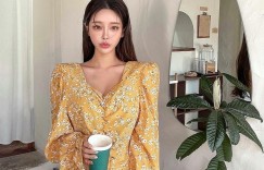 [人物]正妹低头照「现形了」，白色深V装「好傲人」！