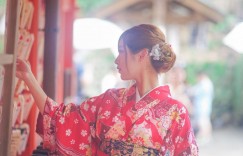 itotii正妹：镜头大狙击！中日混血Coser《花宫いのり》性感曲线十足！