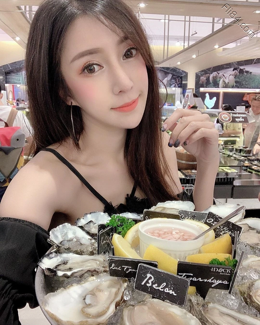 泰国女神级模特“Ampavee W.”这颜值和身材太让人羡慕了!