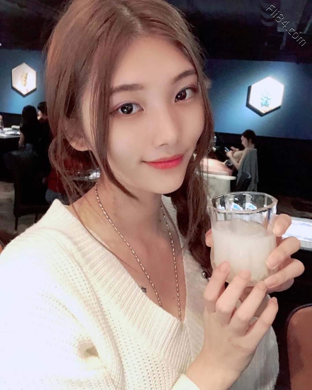 性感模特“妮莎Nisa”，两截式比基尼太诱惑了！
