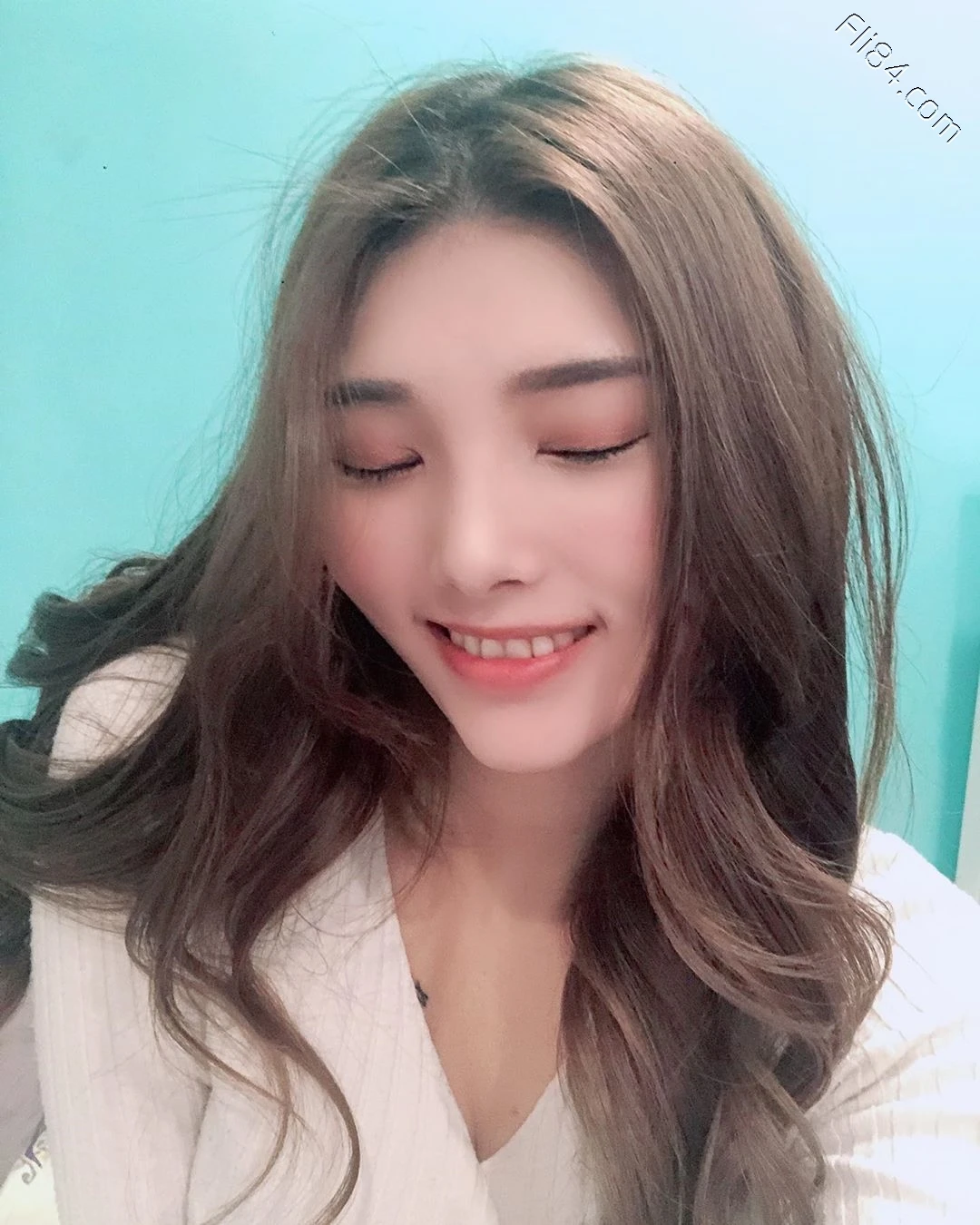 性感模特“妮莎Nisa”，两截式比基尼太诱惑了！