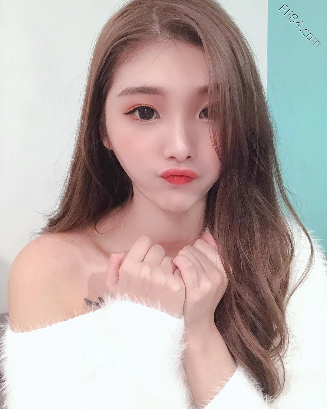 性感模特“妮莎Nisa”，两截式比基尼太诱惑了！