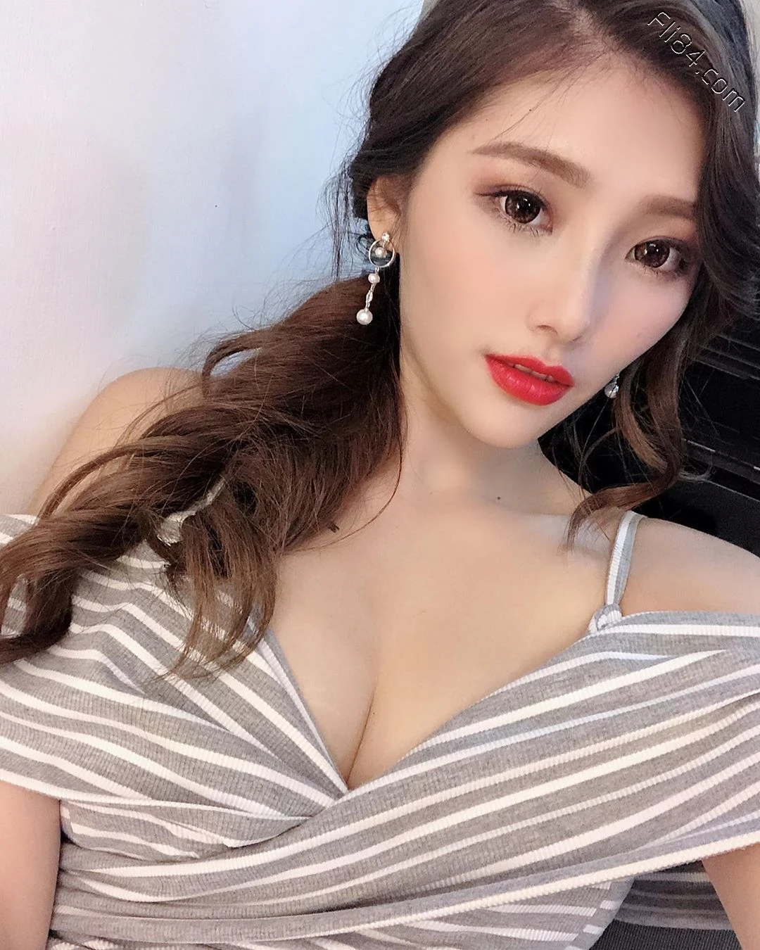 性感模特“妮莎Nisa”，两截式比基尼太诱惑了！