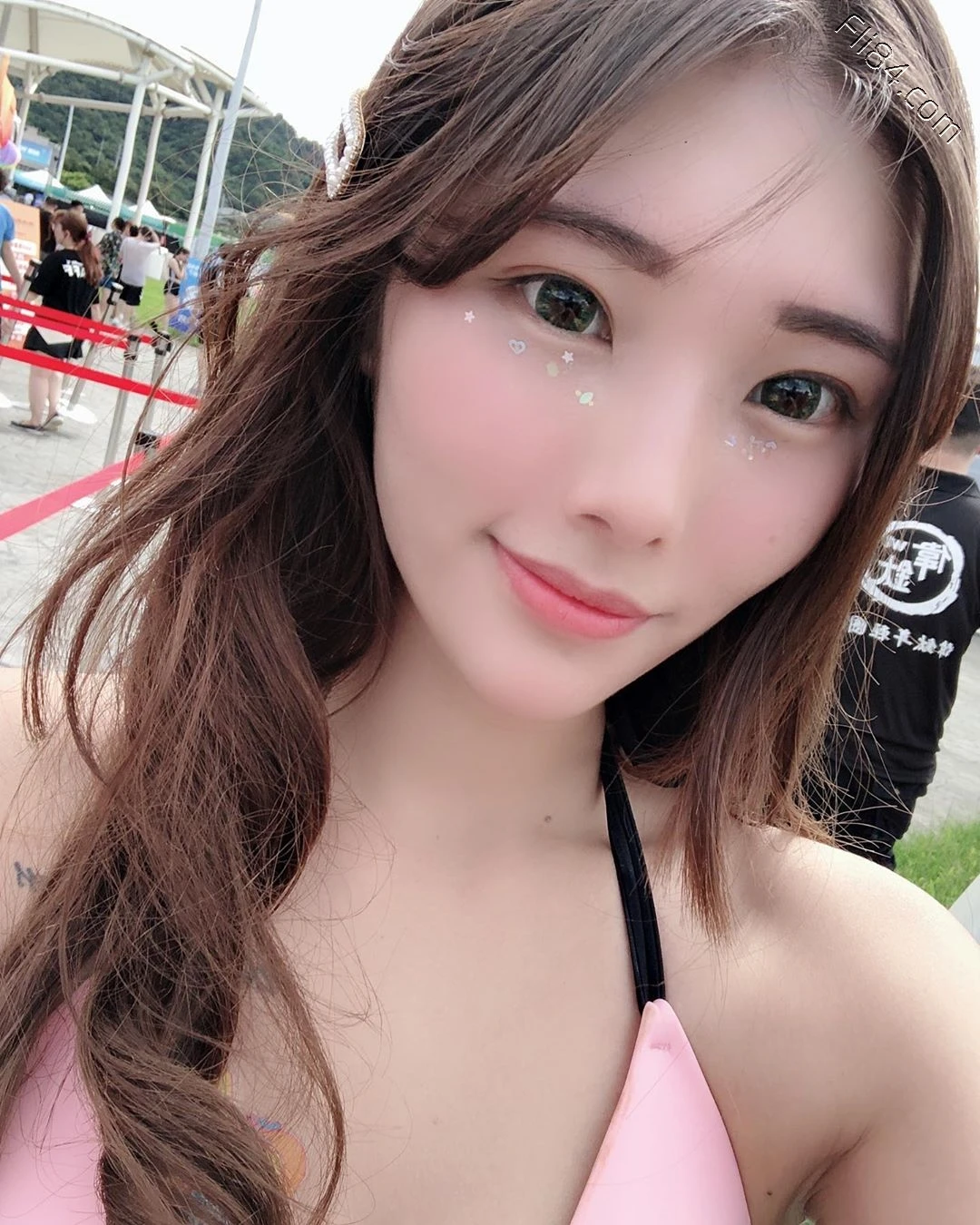 性感模特“妮莎Nisa”，两截式比基尼太诱惑了！