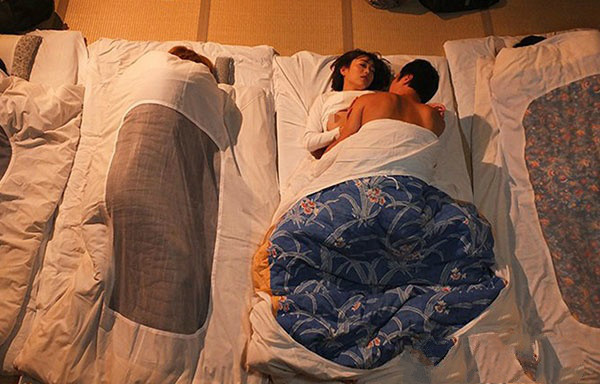 户外野战URE-046: 户外教学NTR,正妹人妻女教师西野翔被学生扑倒,身体教学! 户外野战URE-046: 户外教学NTR,正妹人妻女教师西野翔被学生扑倒,身体教学!