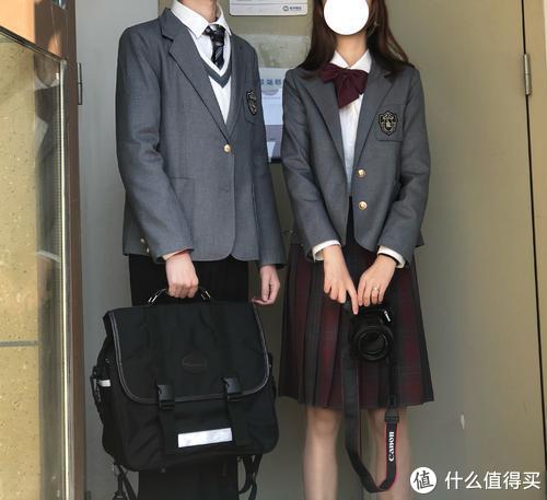 CP26漫展JK制服女孩摆姿势遭批 JK制服代表性暗示吗