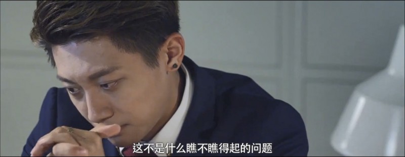 [丽人保镖之青花古瓷][HD-MP4/1.6G][国语中字][720P][夺回瓷瓶擒拿盗贼]