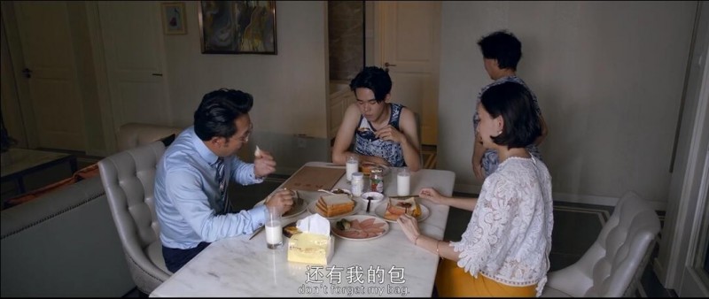 [十字路口2021][HD-MP4/1.4G][国语中字][1080P][从市井辛酸感受父母艰辛]