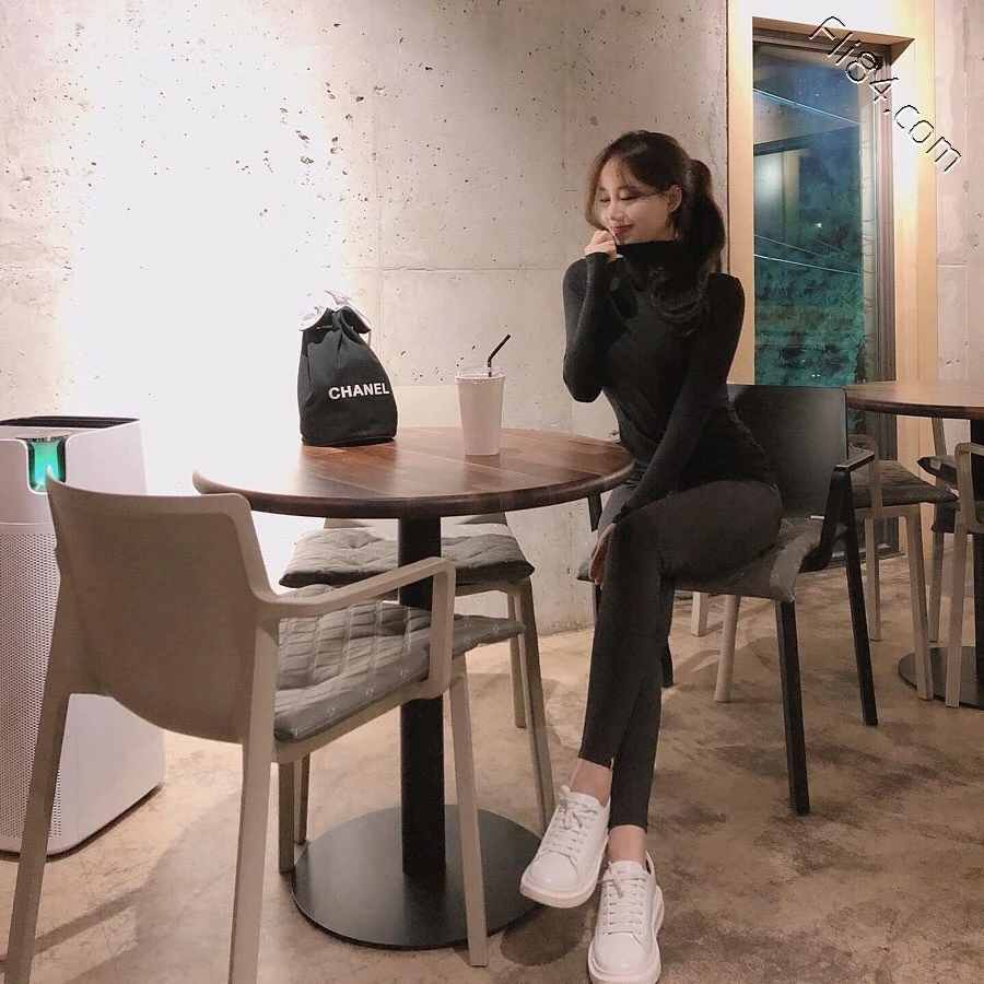 南韩气质小姐姐“chaae.rin”逆天细长美腿“腰臀比例太惊人”！