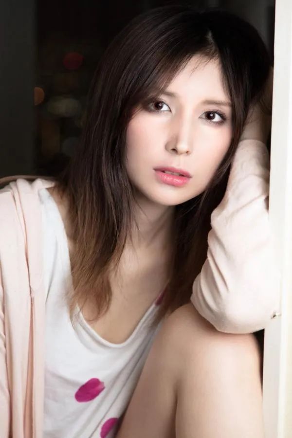 90后美女仲村美宇 仲村みう充满神秘色彩