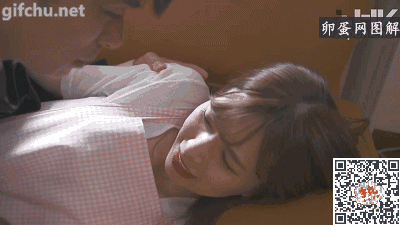 ADN-188:家庭主妇明里紬偷偷的与上司忘情的缠绵在一起。