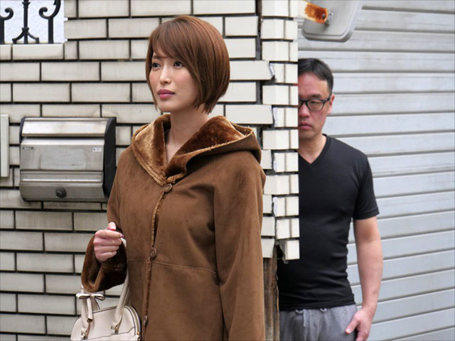 GNAX-001 :清秀人妻“君岛美绪”被猎艳大叔尾随,不顾反抗享受成熟的胴体。