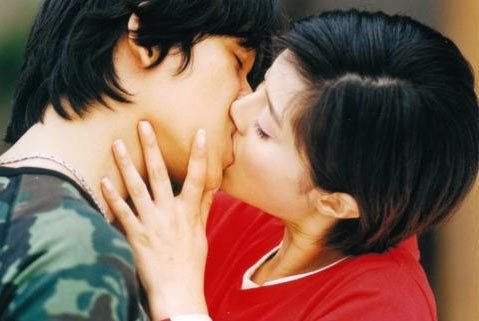 判断女生是不是初吻：4招接吻方法助你分辨 初吻表现