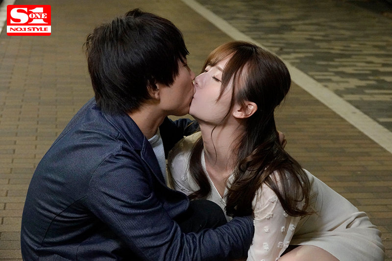 “miru”作品SSIS-133:可爱女同事酒后乱性发情喝酒就想亲人!