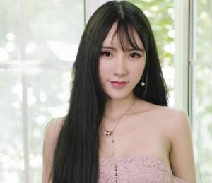 人妻男模摄影纪念照中文字幕 纯肉高潮爽文