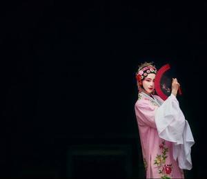 我趴在老师身上疯狂输出 左侧舌根痛是什么原因造成的