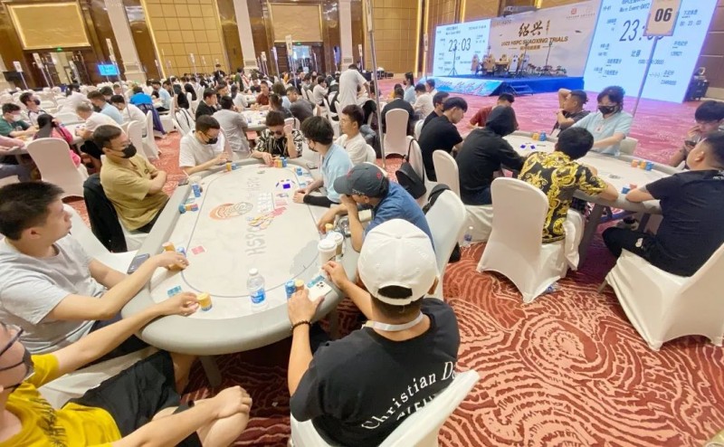 【EV扑克】【HSPC绍兴】泡沫破裂!邬庆军遗憾成81人奖励圈泡沫,金旭东夺取126.7万记分携手50位选手晋级下一轮!八月份相约成都!