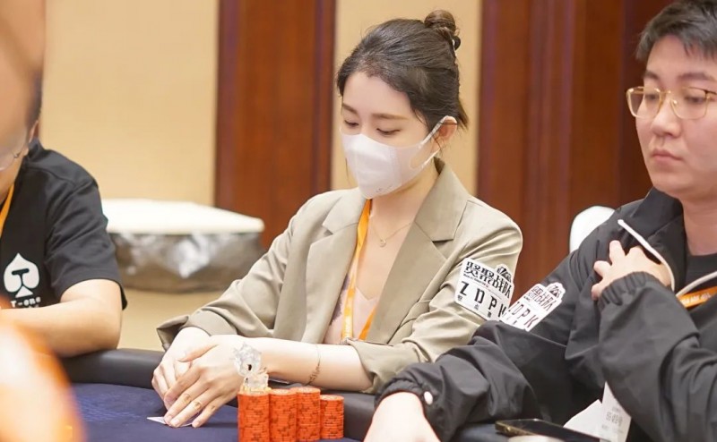 【EV扑克】【CPG济南】主赛个人赛共523人参赛179人晋级,吕吾品23.7万记分牌领跑第一轮B组