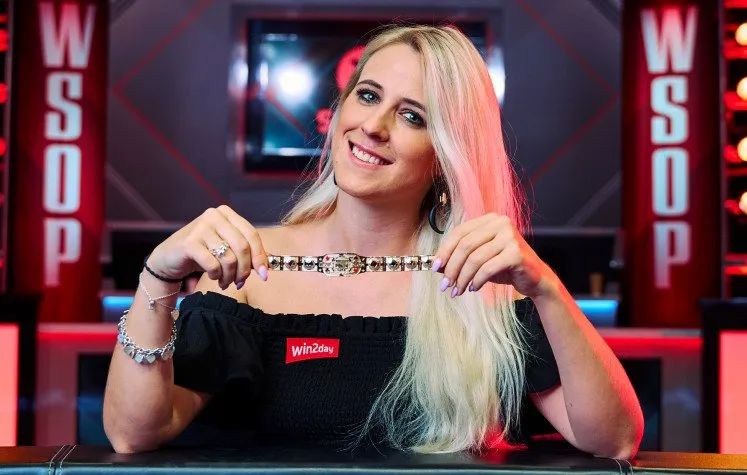 【EV扑克】国人小姐姐靓丽晋级!一睹2023 WSOP女士赛的最美风景